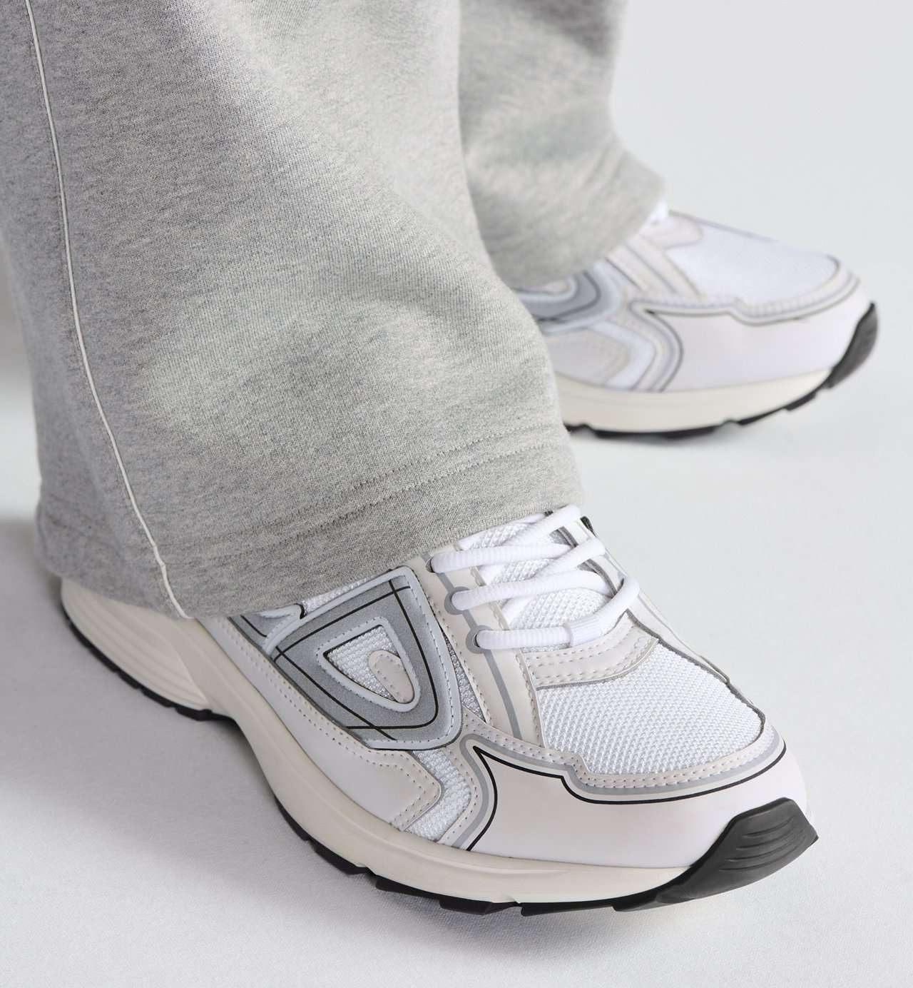 Dior B30 White